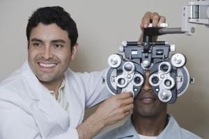 Tipps für die Suche nach einem Kontaktlinsenspezialisten